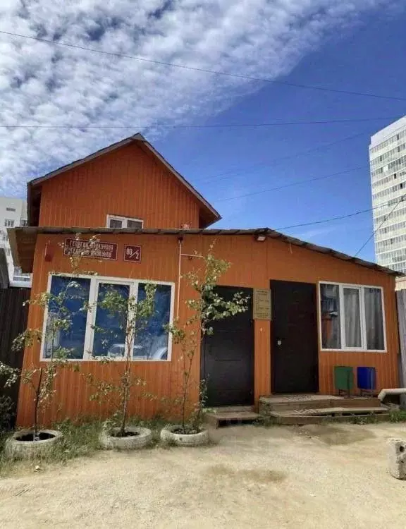 Дом в Саха (Якутия), Якутск ул. Шавкунова, 80/2 (200 м) - Фото 1