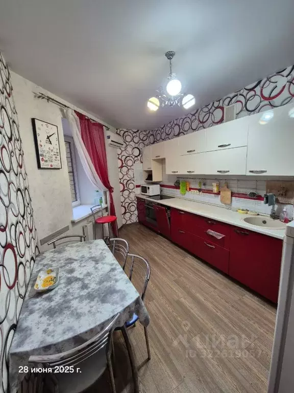 3-к кв. Татарстан, Казань ул. Рауиса Гареева, 92А (75.0 м) - Фото 0