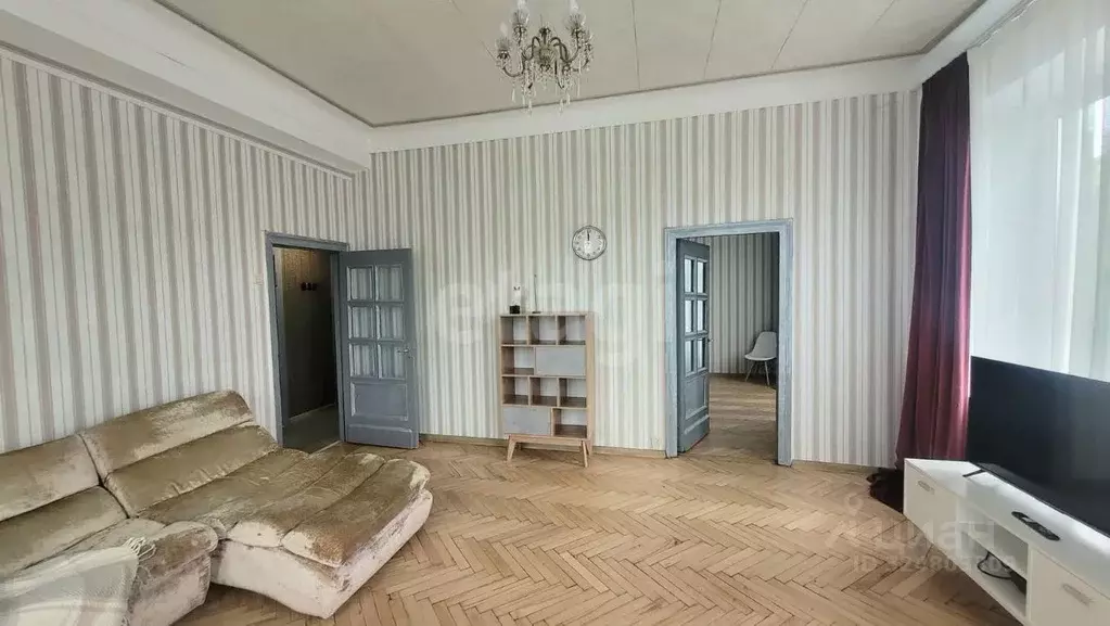 2-к кв. Саратовская область, Саратов ул. Большая Казачья, 100 (67.5 м) - Фото 1