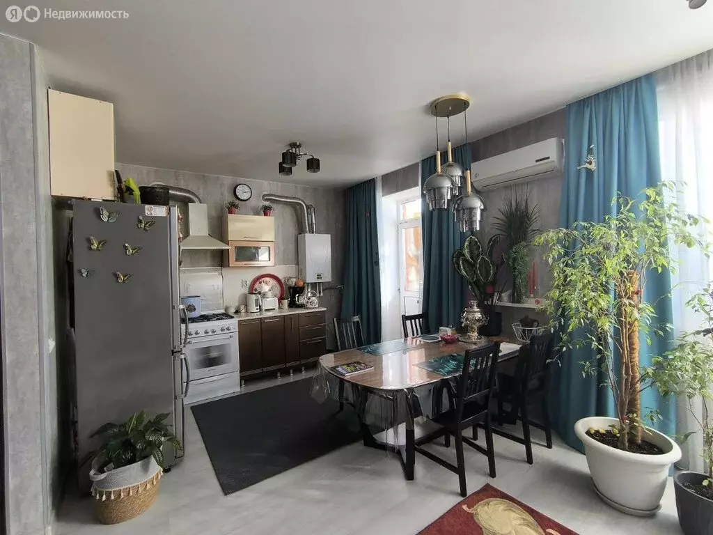 3-комнатная квартира: Апшеронск, микрорайон Соцгородок, 18 (72.8 м) - Фото 1