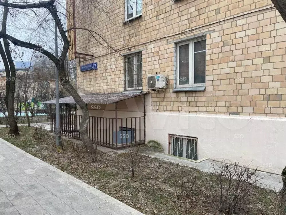 Продам торговое помещение, 71.3 м - Фото 1