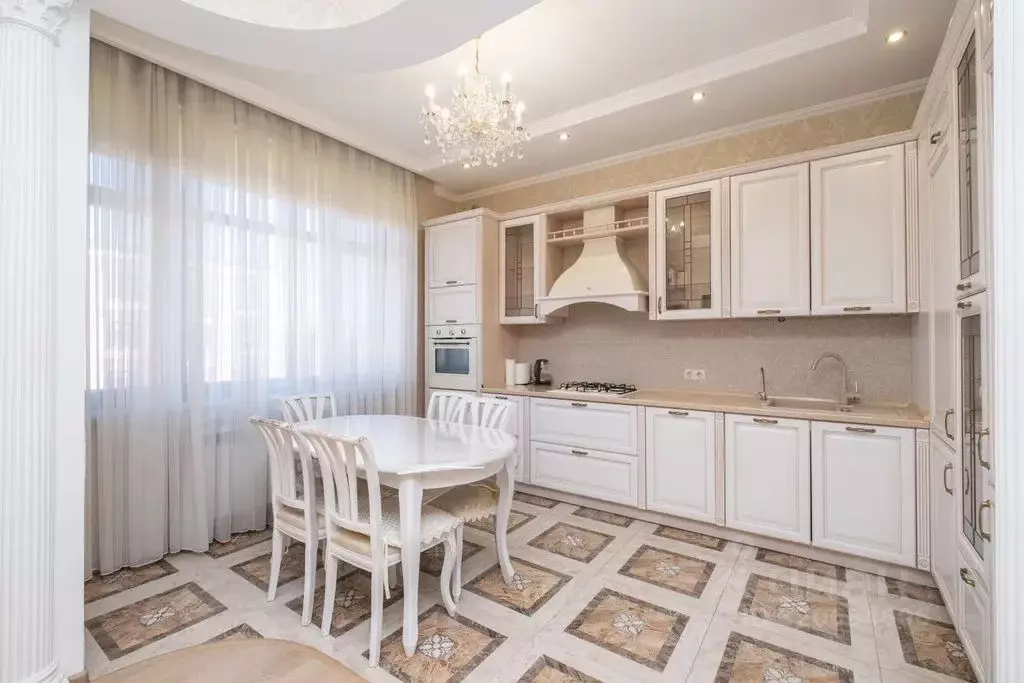 2-к кв. Татарстан, Казань ул. Кави Наджми, 22А (100.0 м) - Фото 1