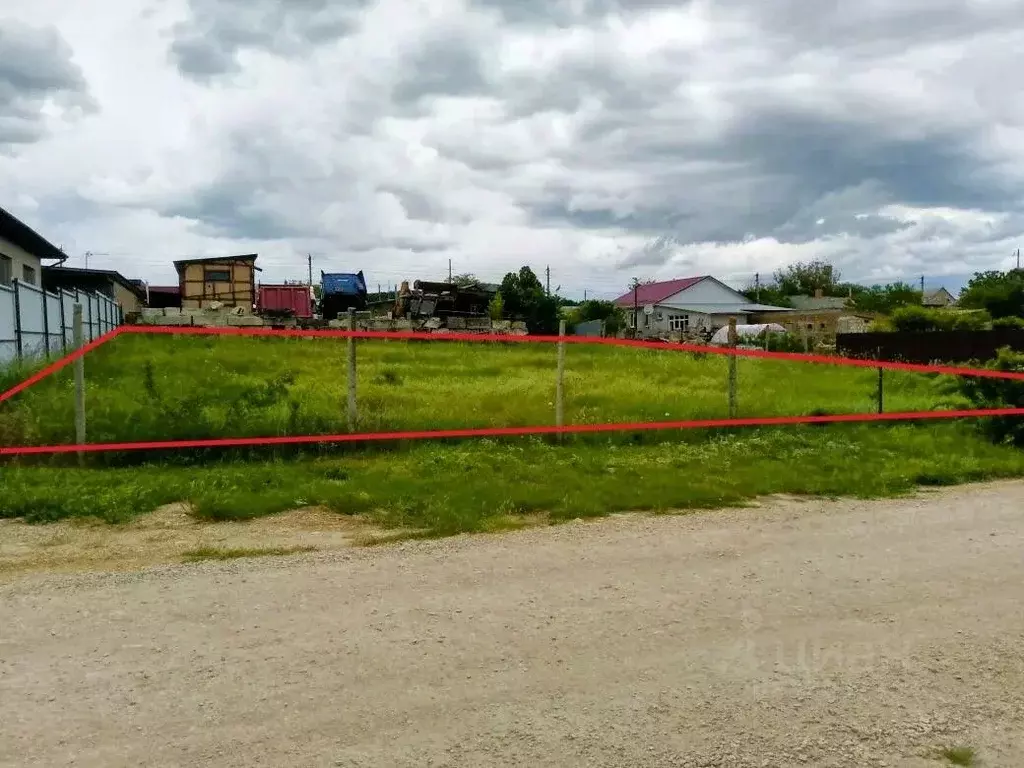 Участок в Крым, Белогорск ул. Османа Эбасанова (8.0 сот.) - Фото 1