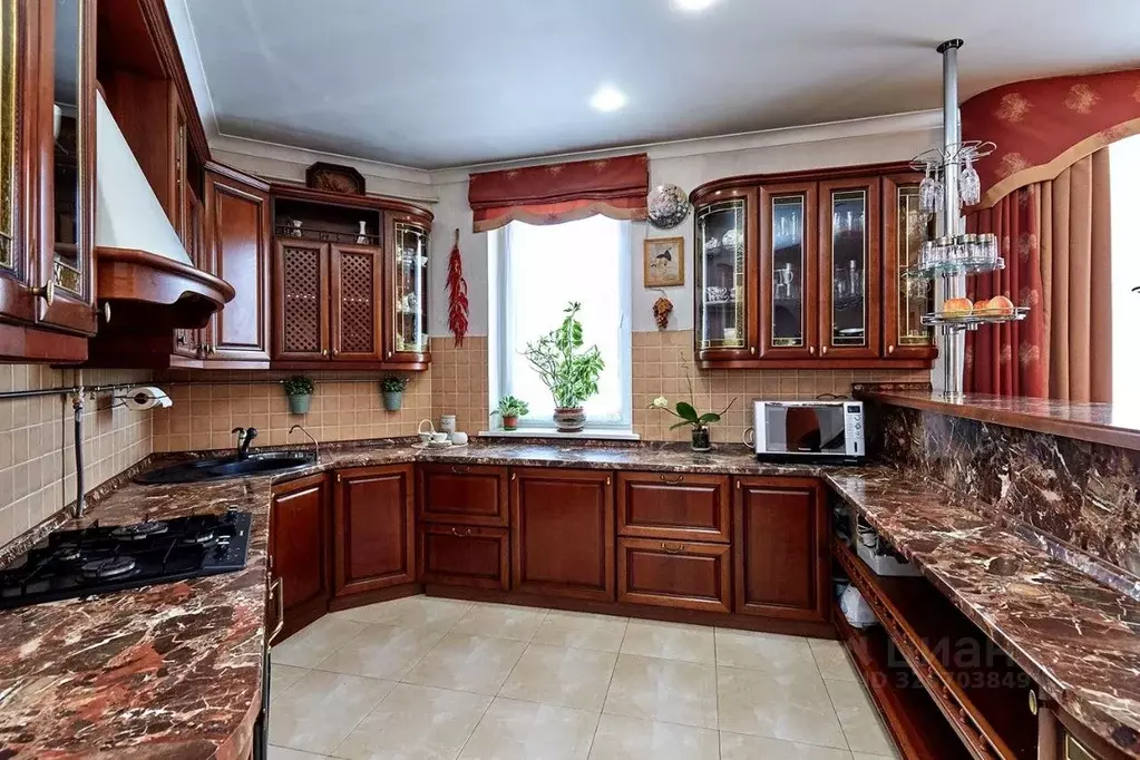 Дом в Краснодарский край, Краснодар Коллективная ул., 82 (333 м) - Фото 1