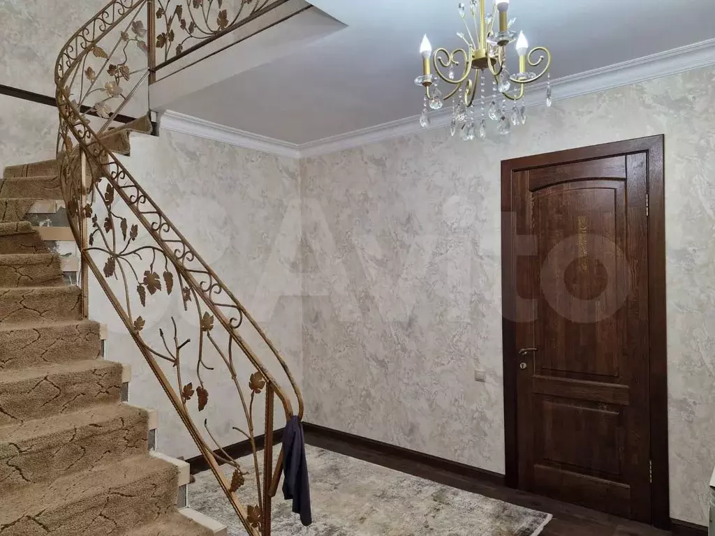 Дом 250 м на участке 4,4 сот. - Фото 0