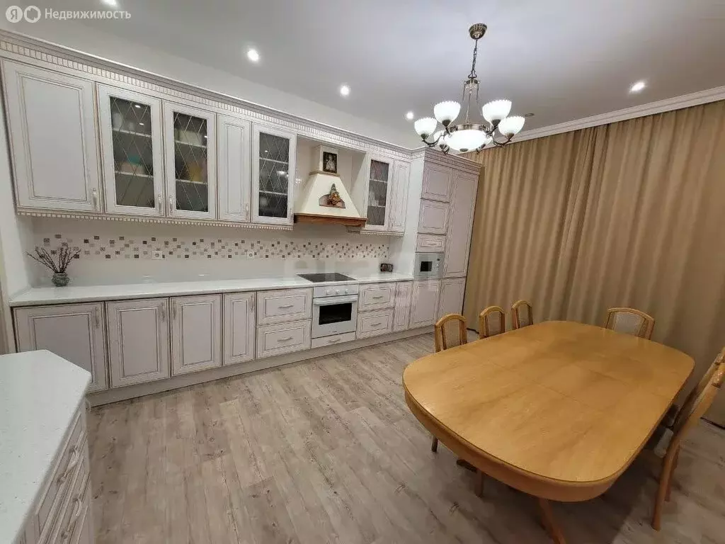 3-комнатная квартира: Тюмень, 6-й микрорайон, улица Валерии ... - Фото 1