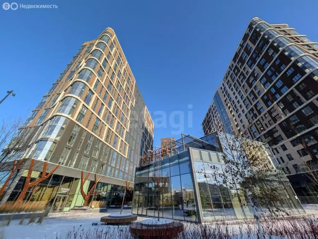1-комнатная квартира: Тюмень, улица Николая Машарова, 2 (50 м) - Фото 1