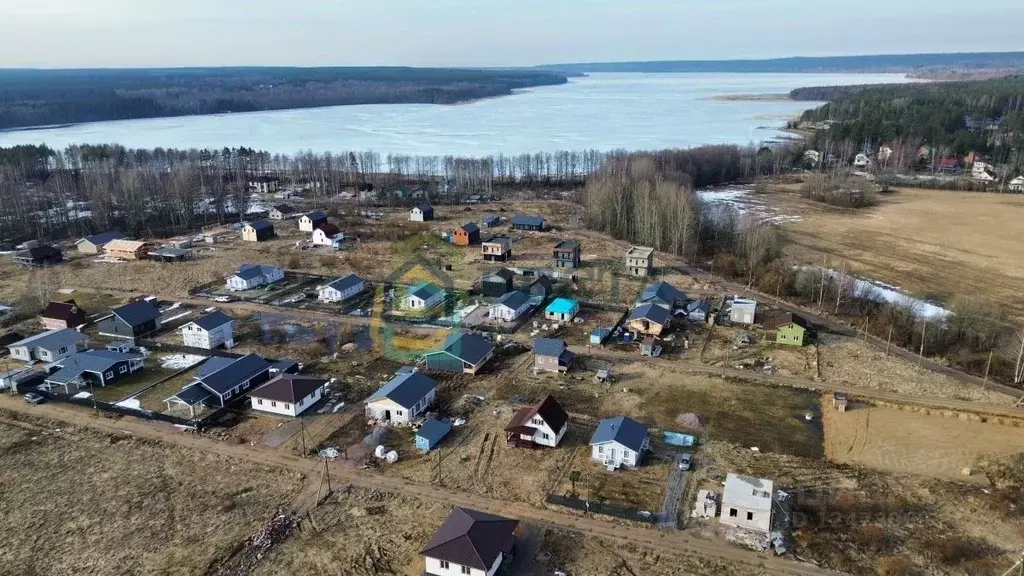 Дом в Ленинградская область, Выборгский район, Рощинское городское ... - Фото 1