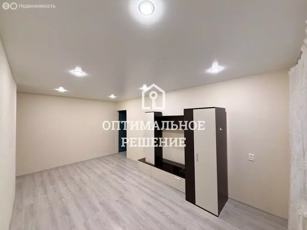 3-комнатная квартира: Чебоксары, улица Композитора Максимова, 6 (57.2 ... - Фото 1