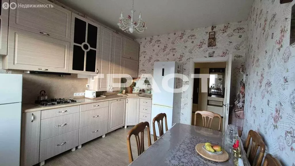 3-комнатная квартира: село Ямное, улица Надежды, 9 (91 м) - Фото 1