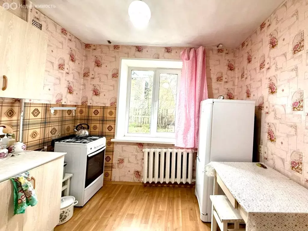1-комнатная квартира: посёлок городского типа Краснозатонский, улица ... - Фото 2