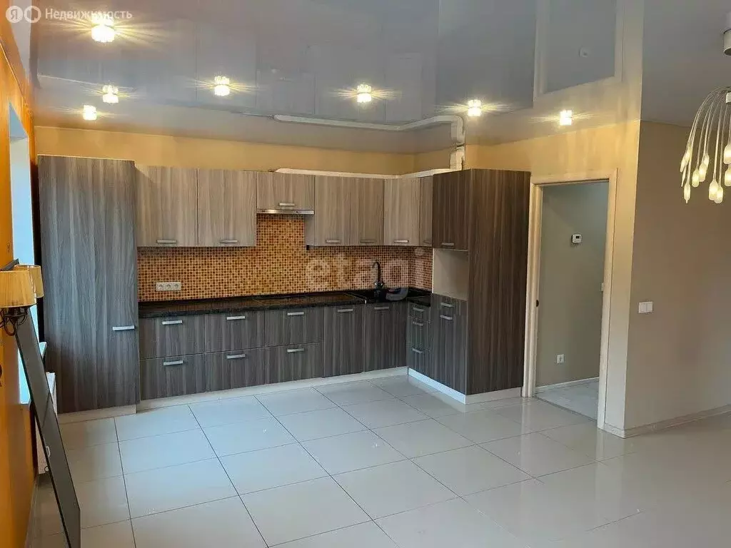 3-комнатная квартира: Берёзовский, улица Красных Героев, 18 (76 м) - Фото 1