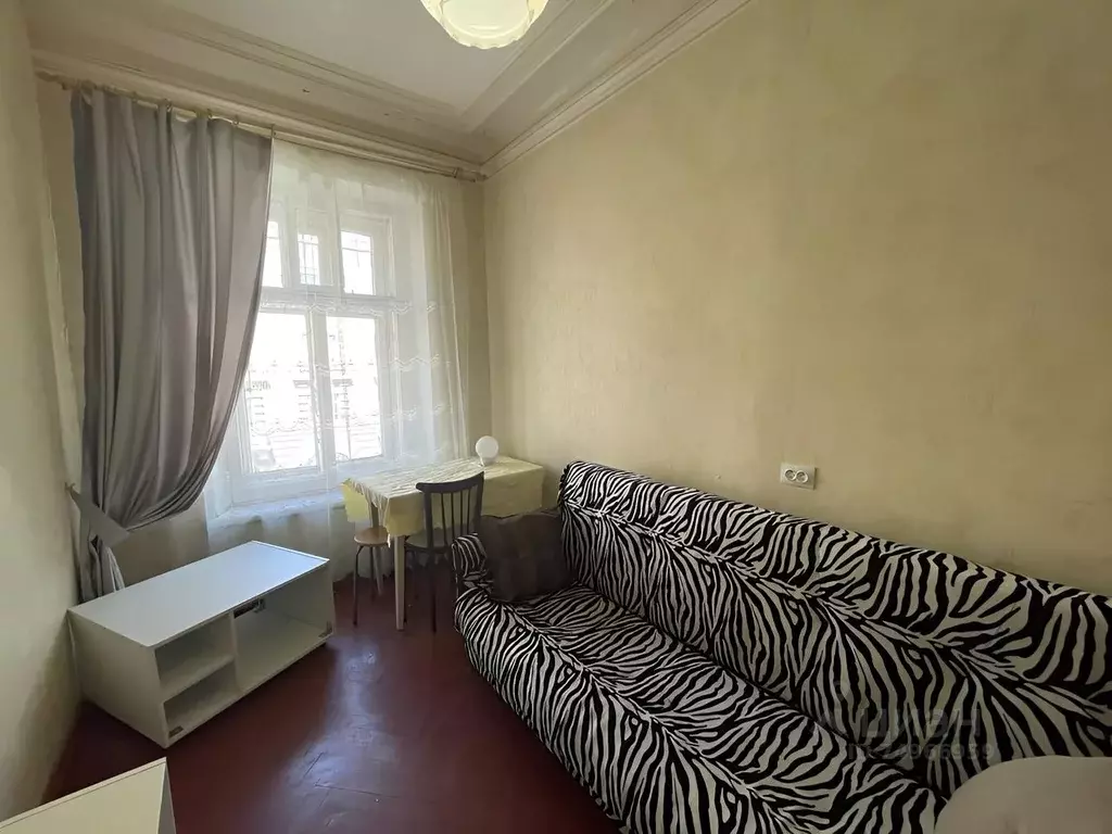 Комната Санкт-Петербург просп. Средний Васильевского острова, 54 - Фото 1