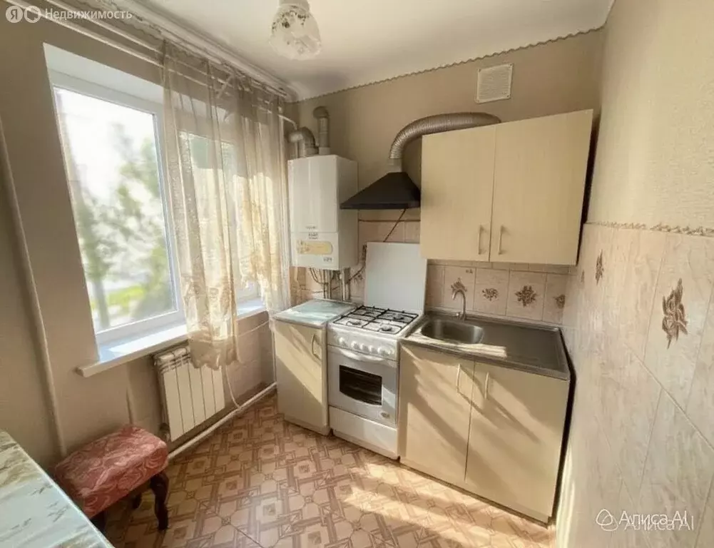 3-комнатная квартира: Крымск, Пролетарская улица, 1 (50 м) - Фото 2