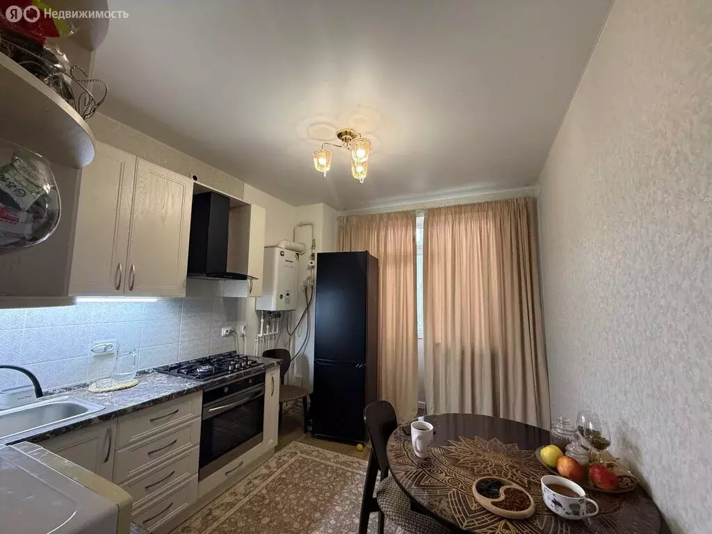 1-комнатная квартира: Батайск, улица Котова, 12к2 (40 м) - Фото 1