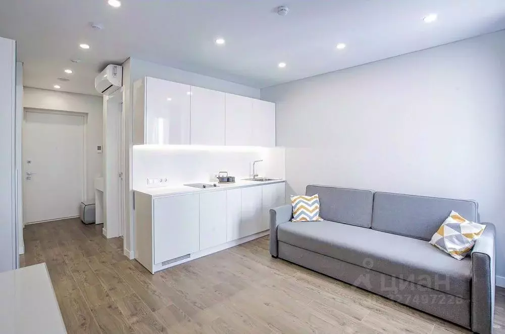 Студия Воронежская область, Воронеж ул. 9 Января, 68/2к3 (27.0 м) - Фото 1