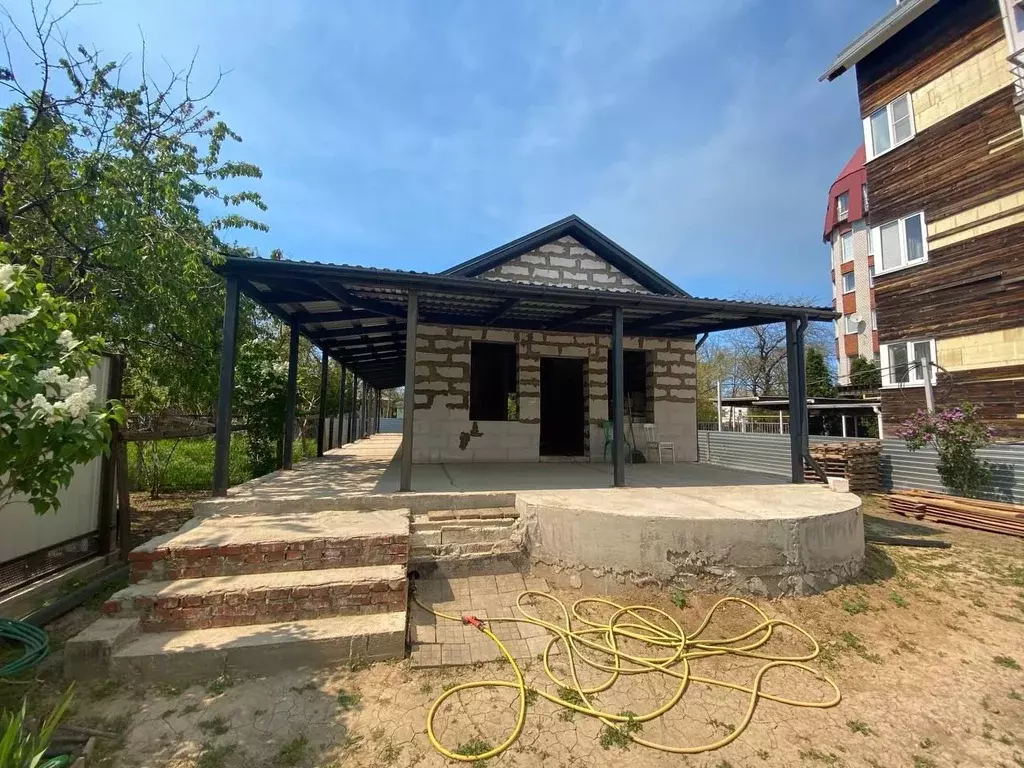 Дом в Краснодарский край, Ейск ул. Карла Маркса, 67 (100 м) - Фото 1