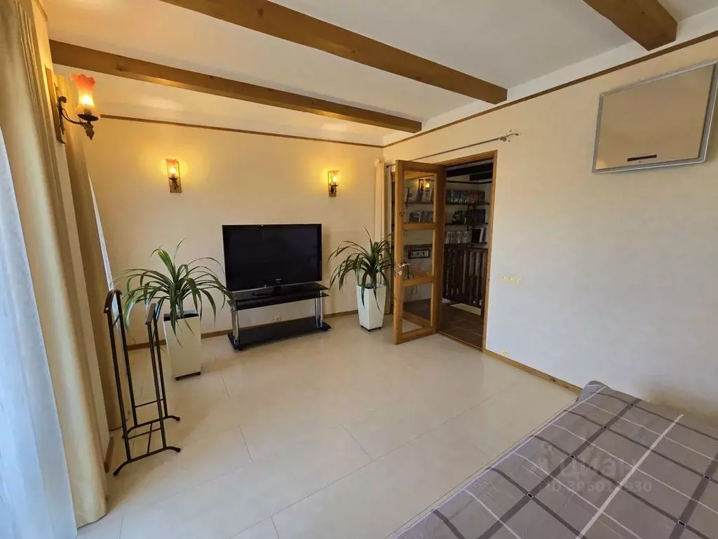 Дом в Крым, Евпатория пер. Театральный (100 м) - Фото 1