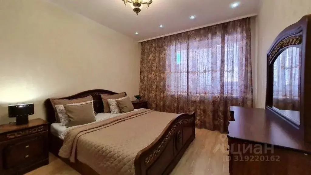 1-к кв. Ставропольский край, Пятигорск просп. Калинина, 2а (75.0 м) - Фото 1