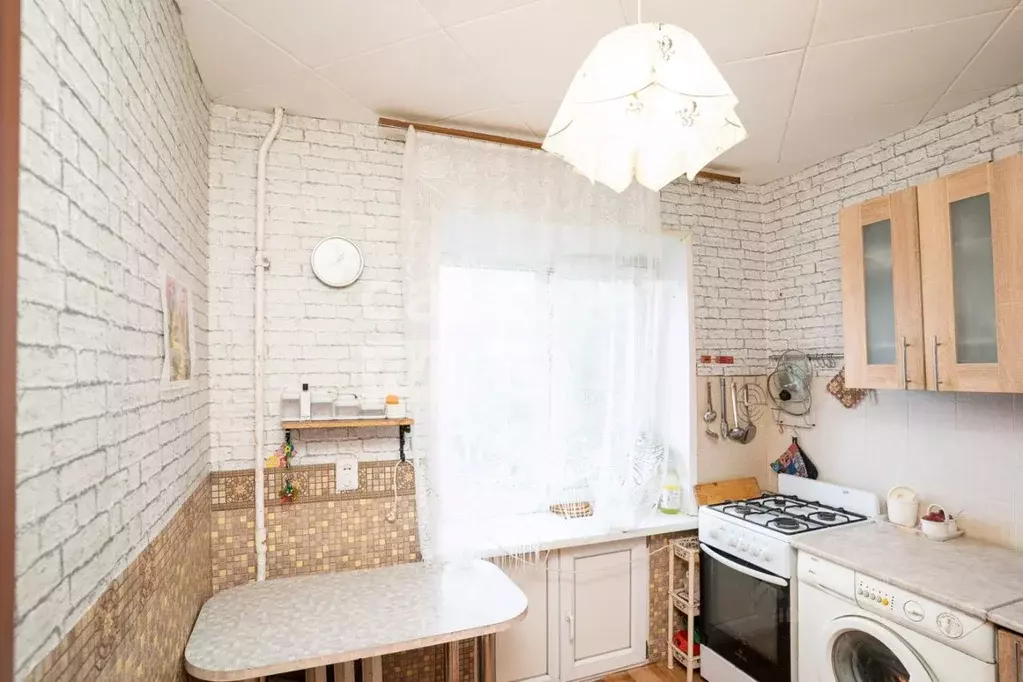 2-к кв. Челябинская область, Верхний Уфалей ул. Ленина, 182 (44.2 м) - Фото 1