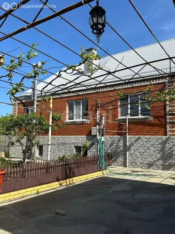 Дом в село Супсех, улица Терешковой (320 м) - Фото 1