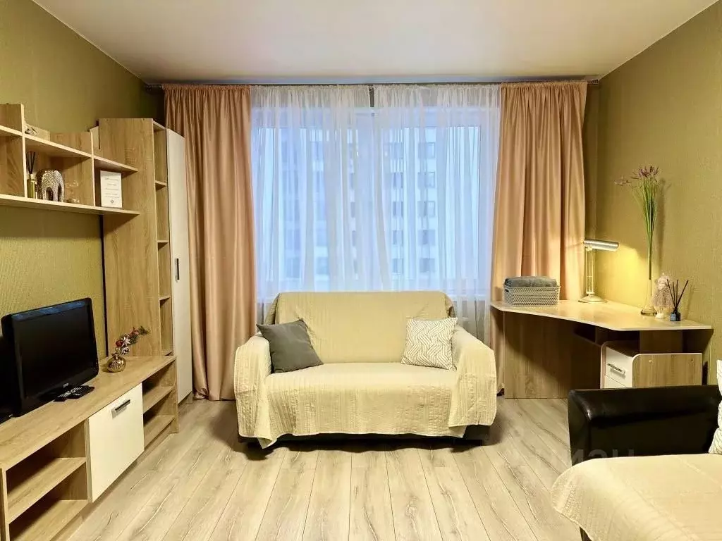 1-к кв. Тюменская область, Тюмень проезд Тихий, 2 (40.0 м) - Фото 0