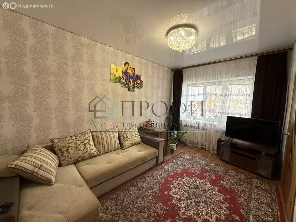 3-комнатная квартира: Новый Оскол, улица Богдана Хмельницкого, 2 (60 ... - Фото 1