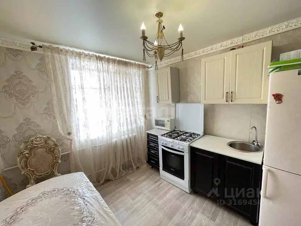 3-к кв. Карачаево-Черкесия, Черкесск Зеленая ул., 11 (62.3 м) - Фото 0