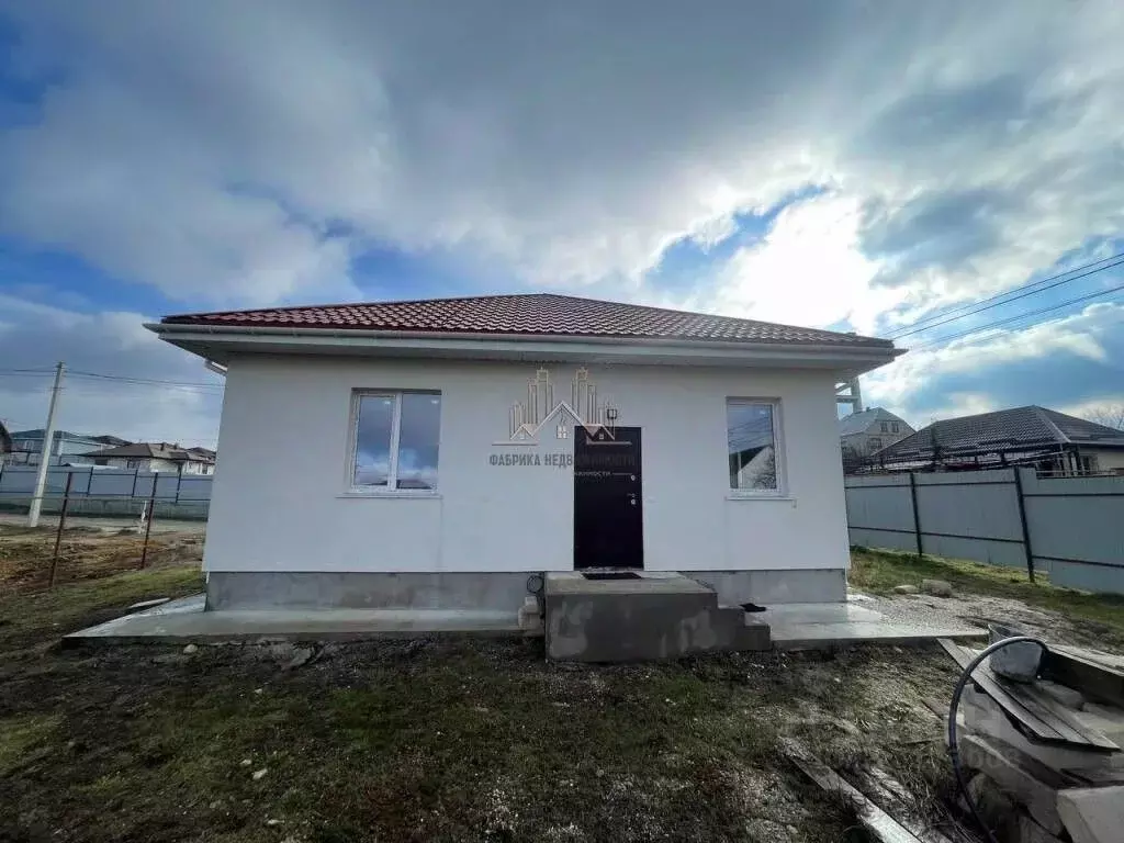 Дом в Крым, Симферопольский район, с. Мирное ул. Пейзажная, 1 (73 м) - Фото 1