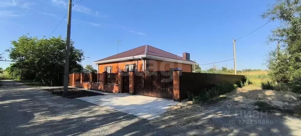 Дом в Ростовская область, Семикаракорск Социалистическая ул. (96 м) - Фото 1