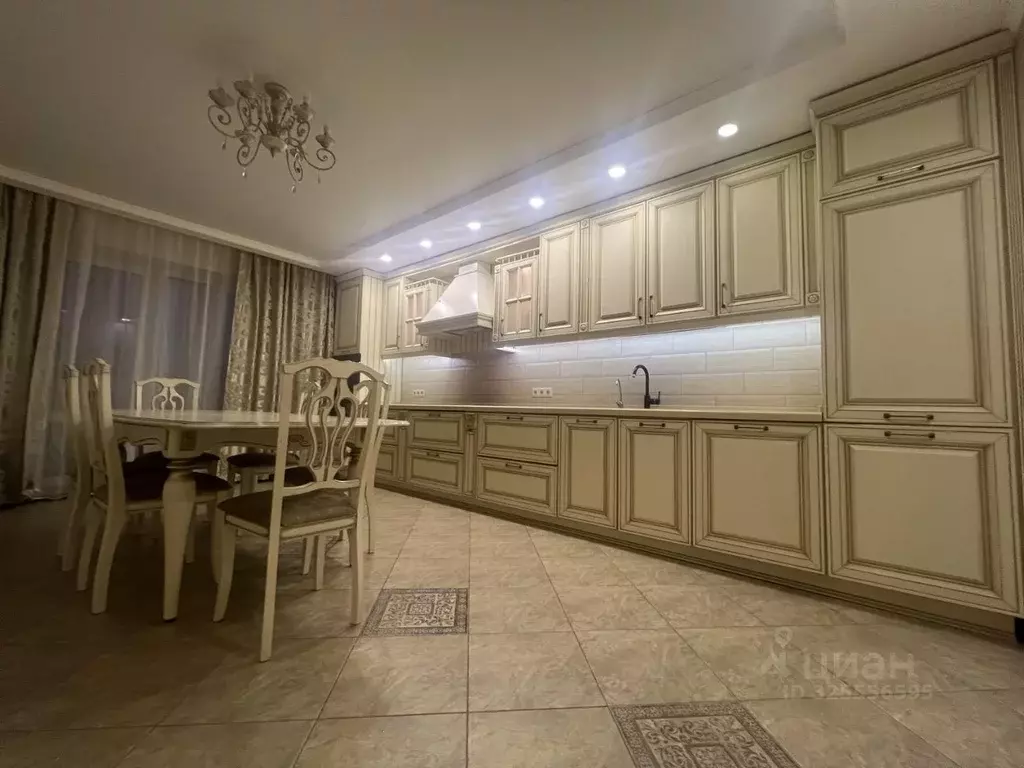 3-к кв. Омская область, Омск ул. Химиков, 17 (120.0 м) - Фото 1