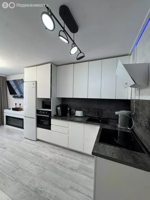 3-комнатная квартира: Киров, микрорайон Коминтерновский, Торфяная ... - Фото 2