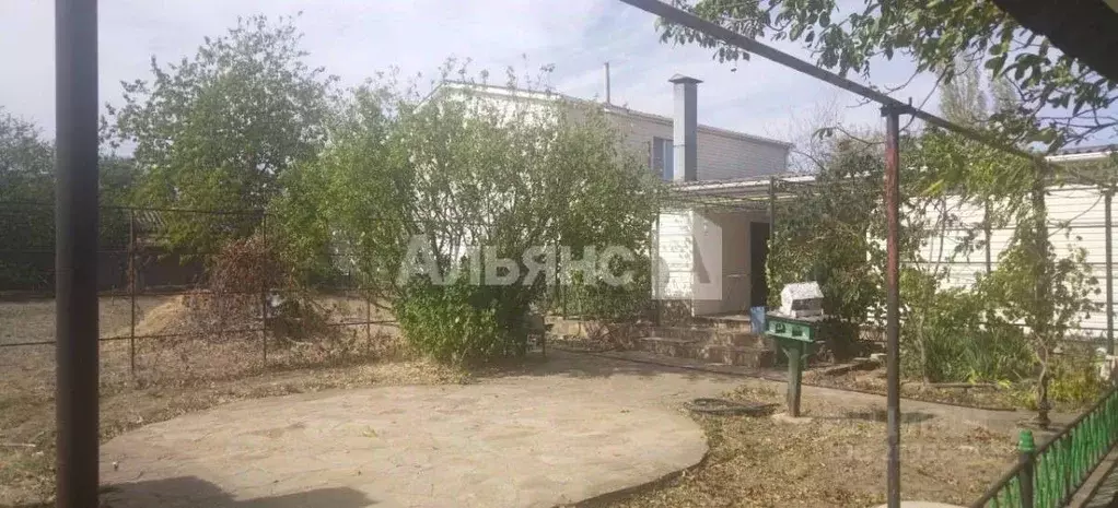 Дом в Ростовская область, Донецк кв Текстильщиков (200 м) - Фото 2