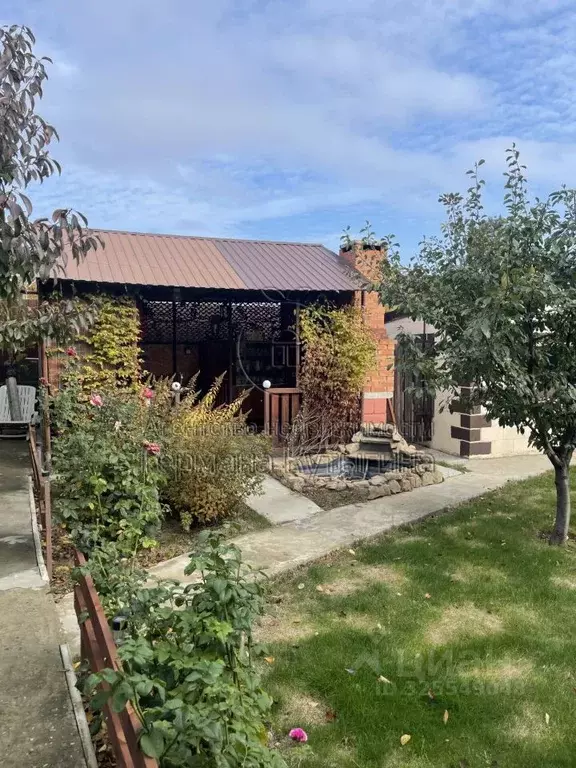 Дом в Волгоградская область, Волгоград ул. Звездина (50 м) - Фото 1