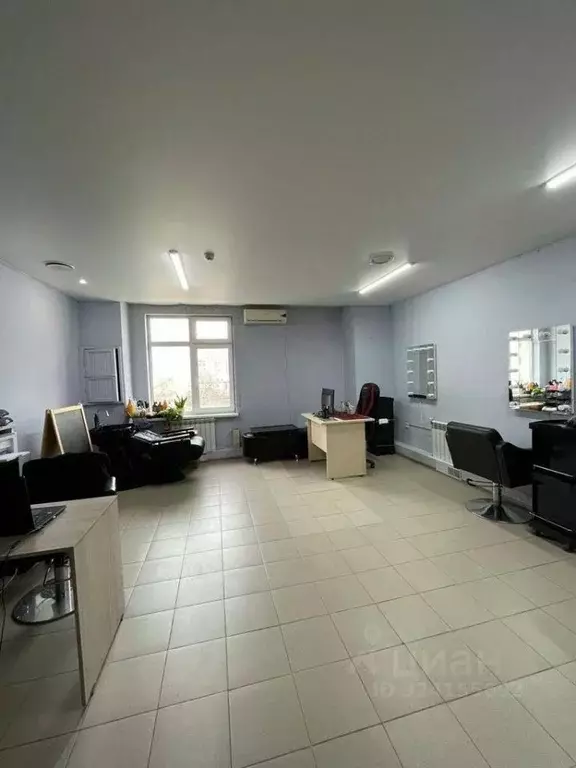 Торговая площадь в Саха (Якутия), Якутск ул. Федора Попова, 6 (38 м) - Фото 2