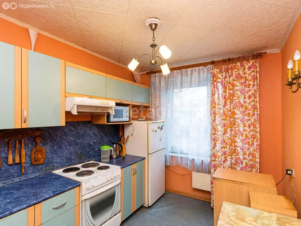 3-комнатная квартира: Тюмень, улица Николая Чаплина, 123 (66 м) - Фото 1