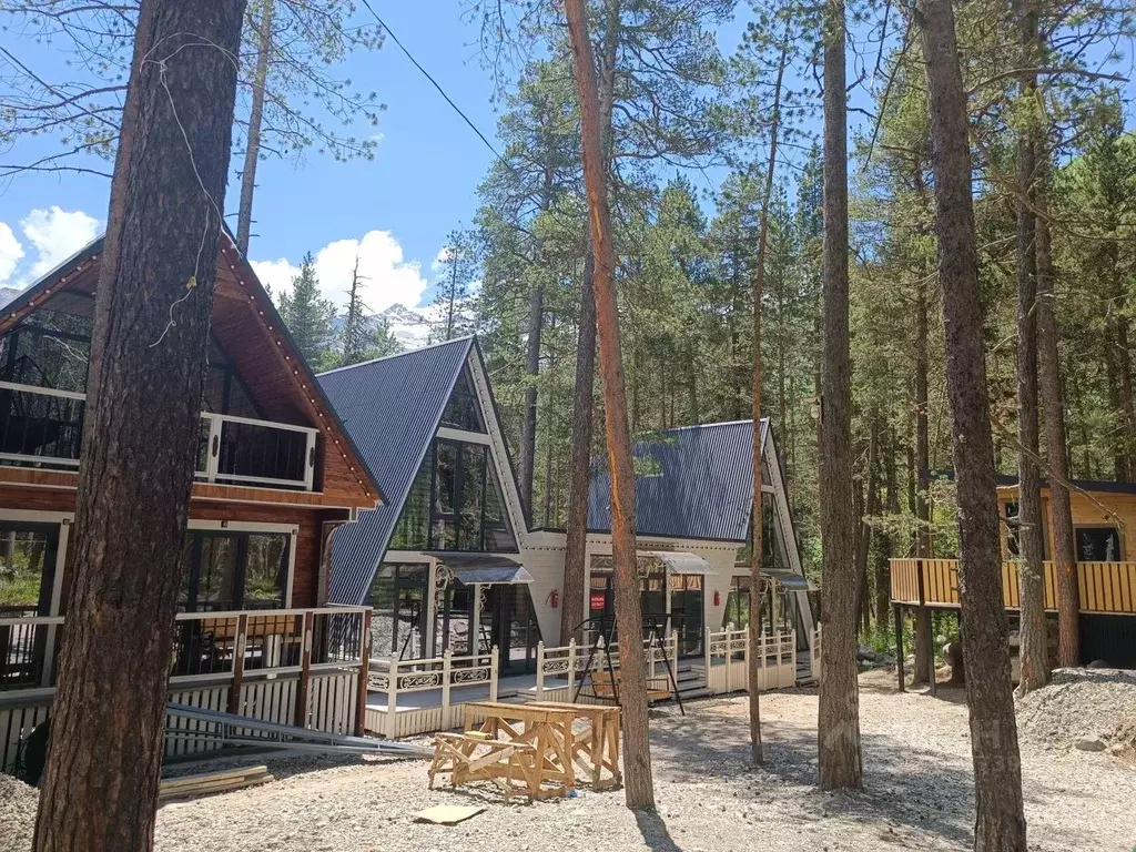 Дом в Кабардино-Балкария, Эльбрусский район, с. Терскол ул. ... - Фото 1