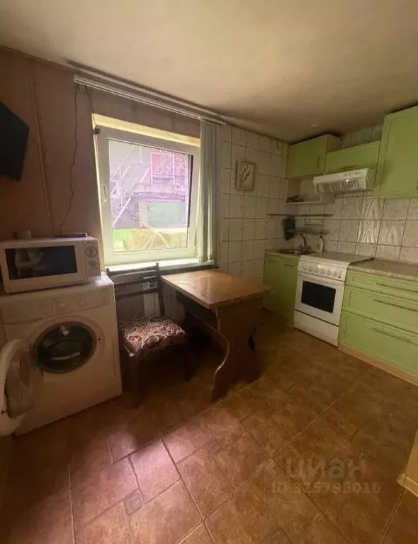 2-к кв. Крым, Симферополь ул. Братская, 15 (35.0 м) - Фото 1