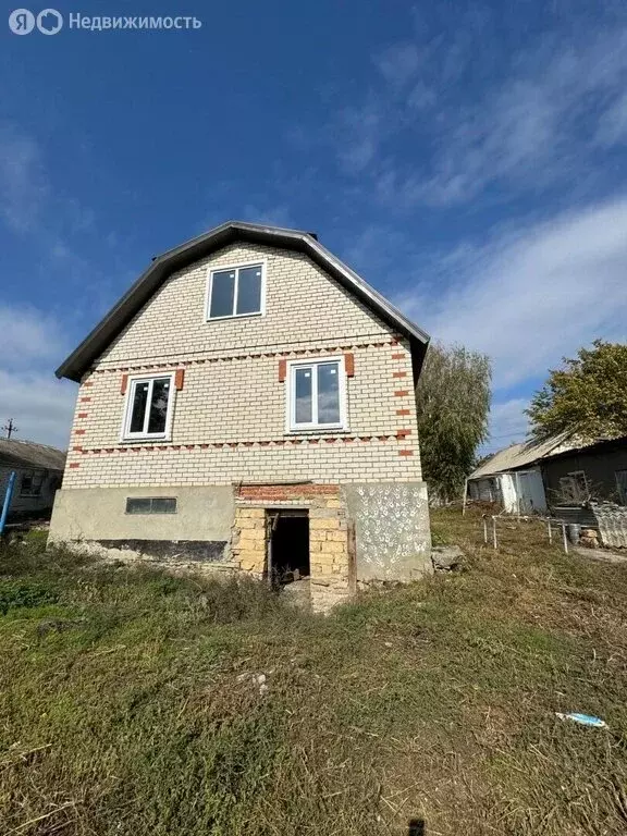 Дом в село Надежда, Советская улица, 12 (100 м) - Фото 2