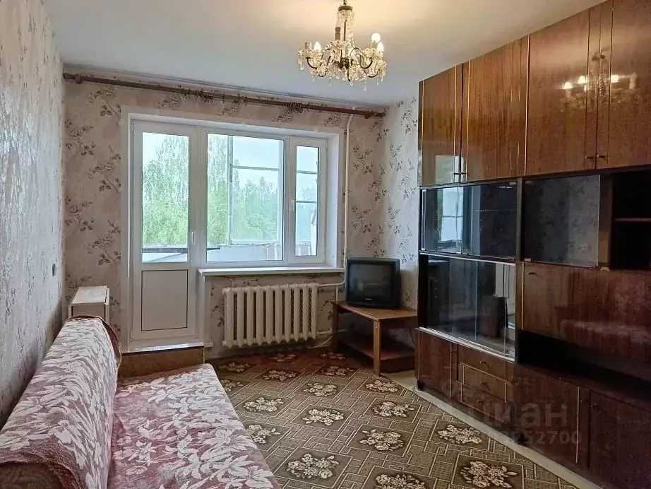 2-к кв. Псковская область, Пушкинские Горы рп ул. Ленина, 24 (46.6 м) - Фото 0