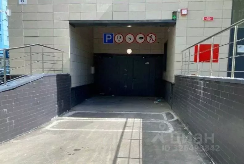 Гараж в Москва Авиационная ул., 61/2 (15 м) - Фото 1