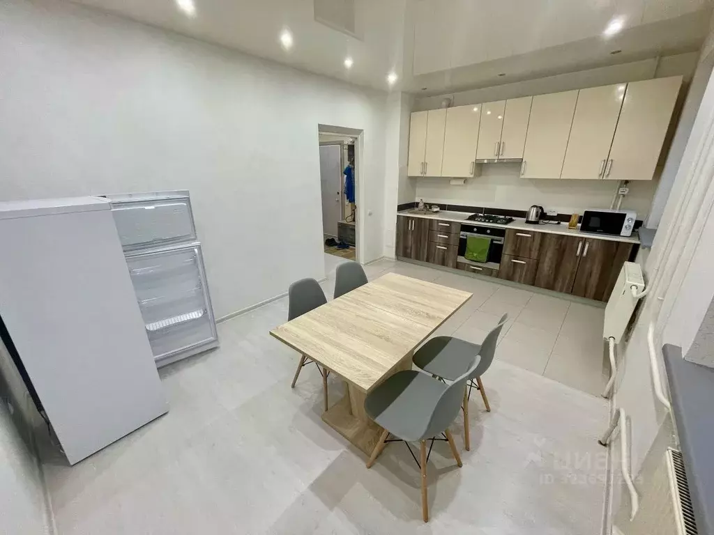 2-к кв. Коми, Ухта ул. Дзержинского, 11А (60.0 м) - Фото 1