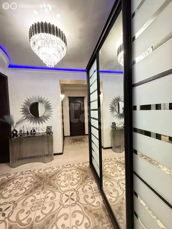 3-комнатная квартира: Махачкала, улица Пугачёва, 8А (115 м) - Фото 2