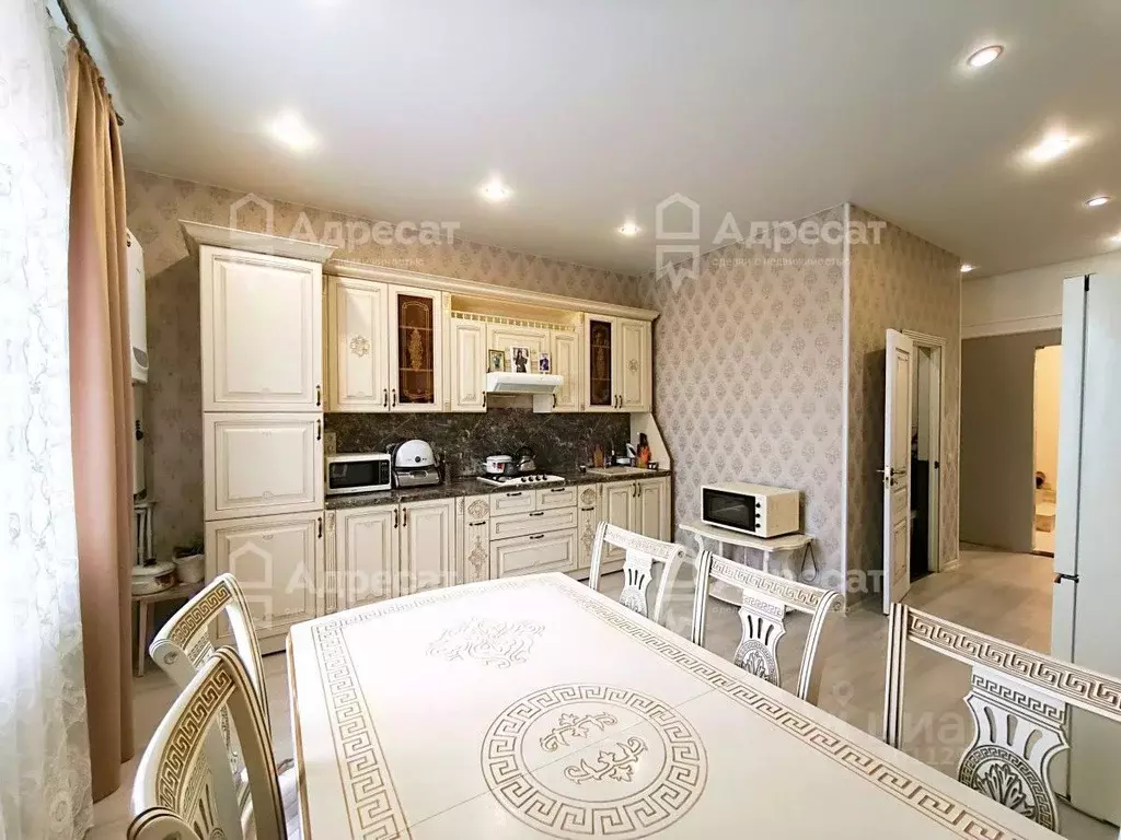 Дом в Волгоградская область, Волгоград ул. имени Попова (260 м) - Фото 1