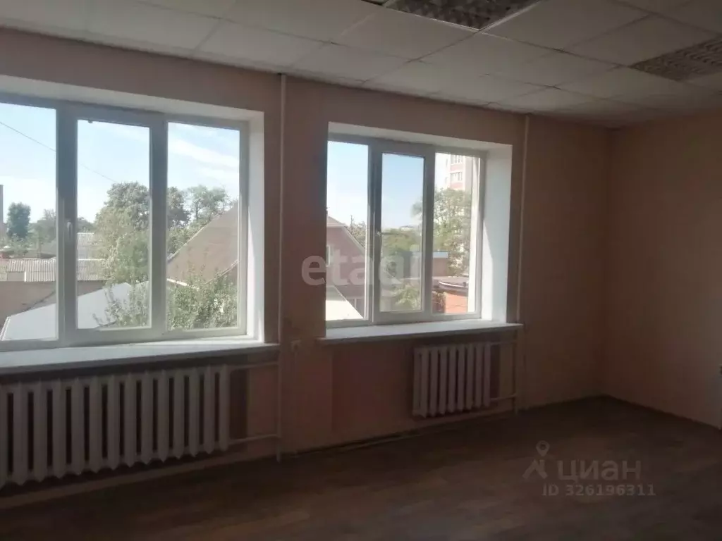 Офис в Краснодарский край, Ейск ул. Карла Либкнехта (29 м) - Фото 1