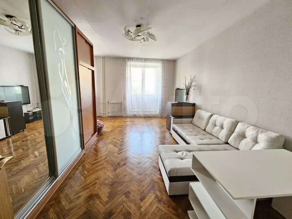 1-к. квартира, 56 м, 4/10 эт. - Фото 1