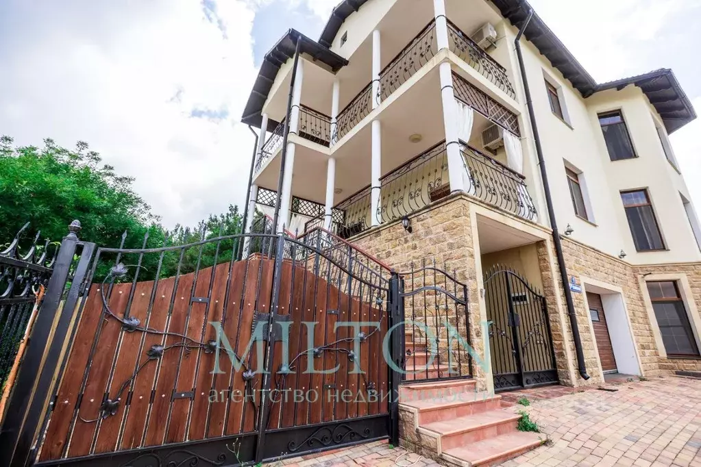 Дом в Краснодарский край, Геленджик городской округ, с. Кабардинка ул. ... - Фото 1