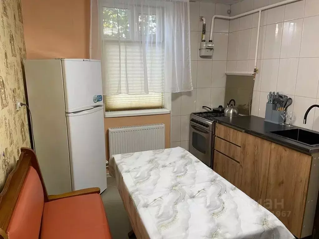 Дом в Краснодарский край, Ейск ул. Карла Либкнехта, 84 (50 м) - Фото 1