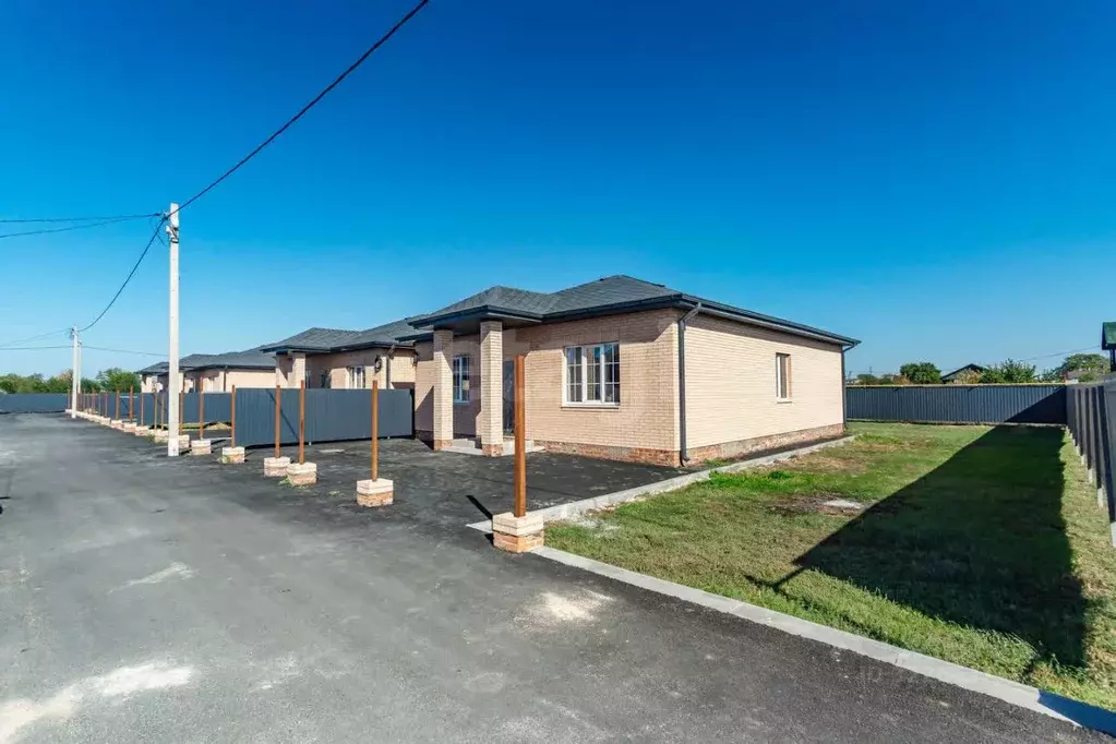 Дом в Ростовская область, Азовский район, с. Пешково ул. Ленина (108 ... - Фото 1