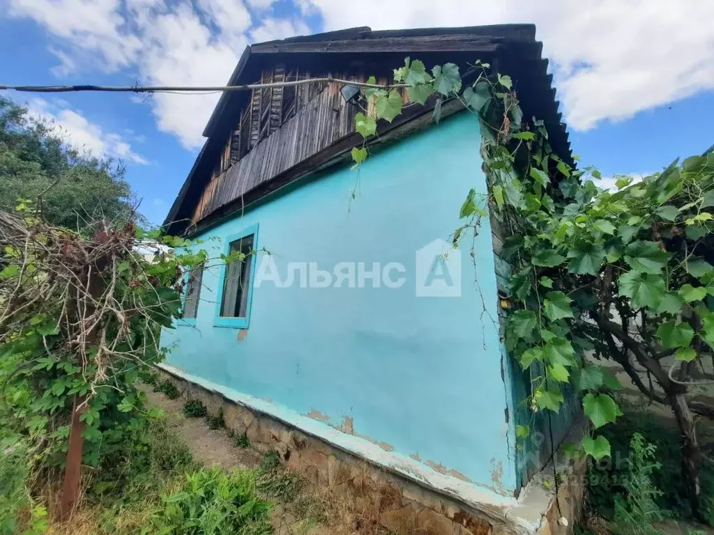 Дом в Ростовская область, Донецк ул. Артема (100 м) - Фото 1